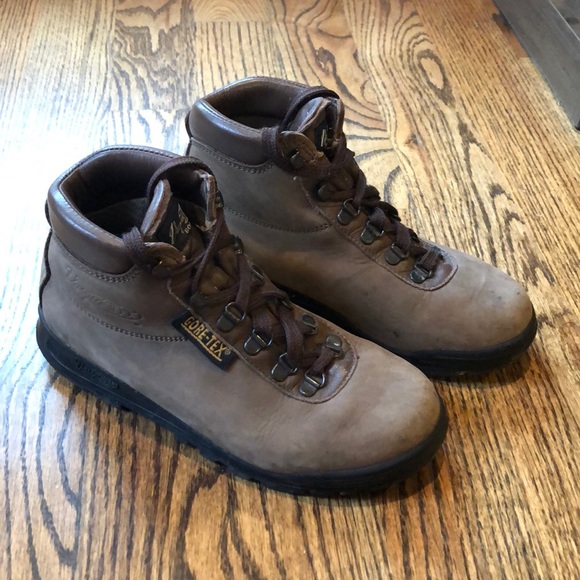 Vasque Shoes - Vasque Skywalk Gore-Tex Hiking Boots